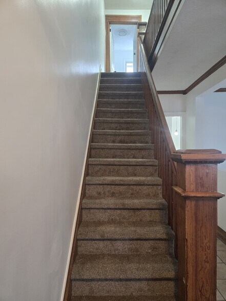 Building Photo - 146 William St