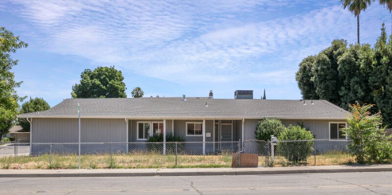 Primary Photo - 7086 Plymouth Rd