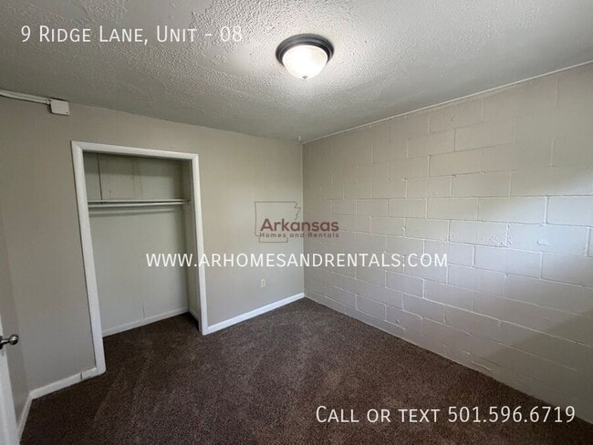 Building Photo - 9 Ridge Ln