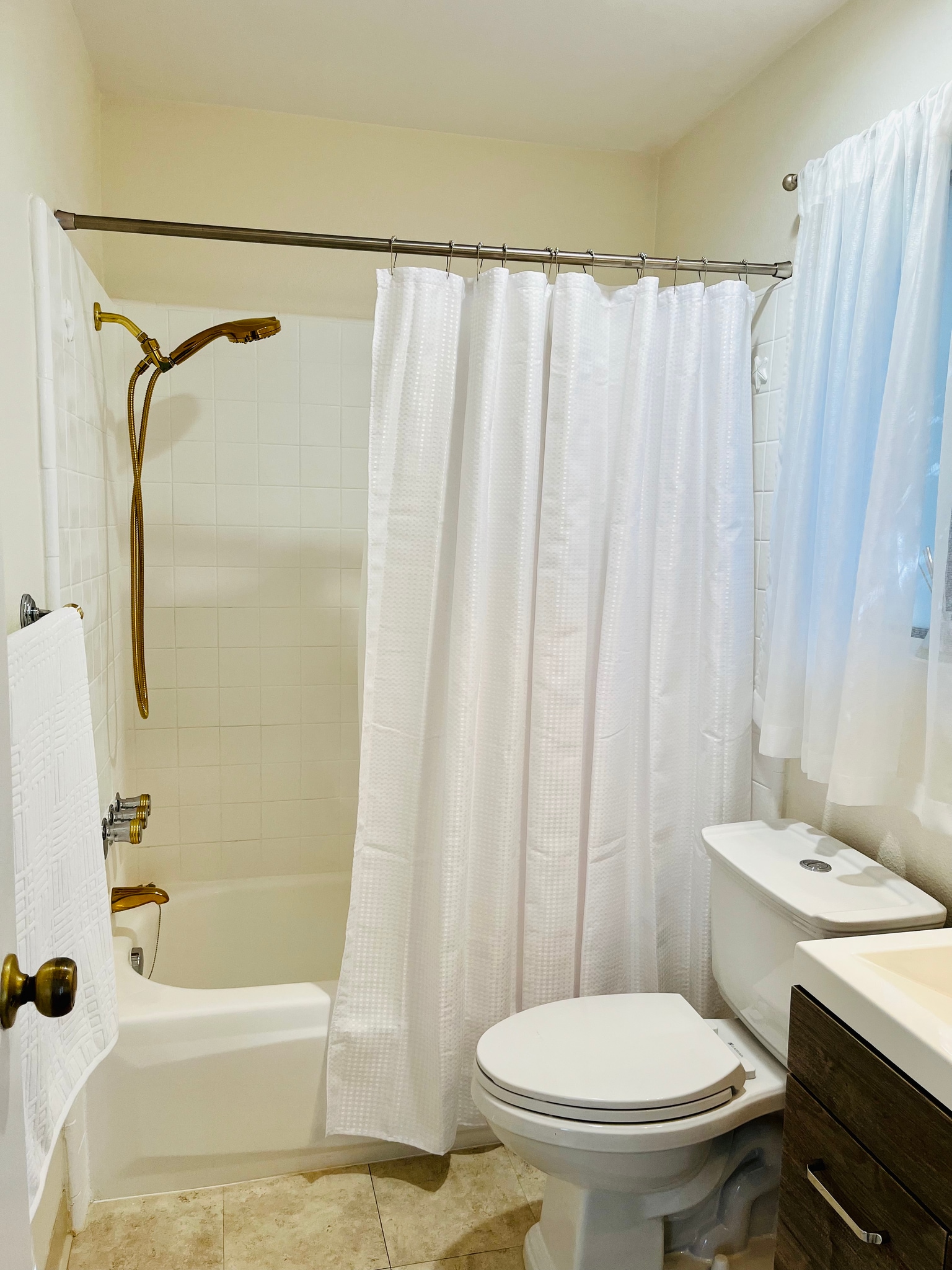 Guest bathroom 2nd floor - 999 San Pasqual St