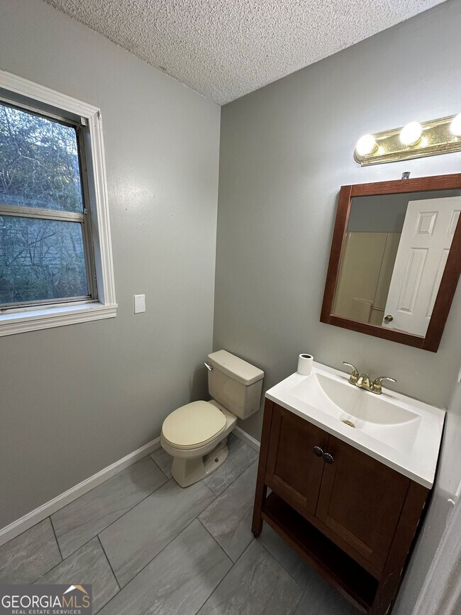 Building Photo - 1463 Bankston Ave