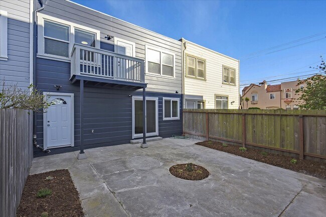 Building Photo - 1487 34th Ave