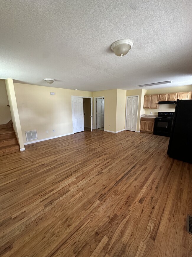 Building Photo - 53 Nancy St