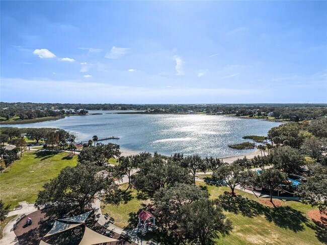 Building Photo - 1354 Normandy Dr