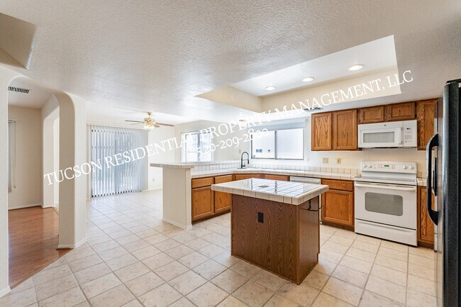 Building Photo - 12490 N Copper Queen Way