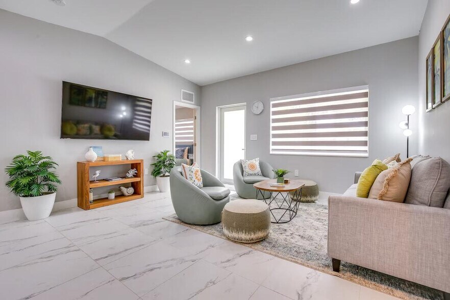 Building Photo - 1371 NW 131st St