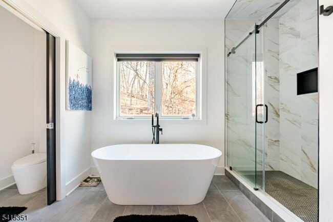 Building Photo - 301 Kingsland Rd