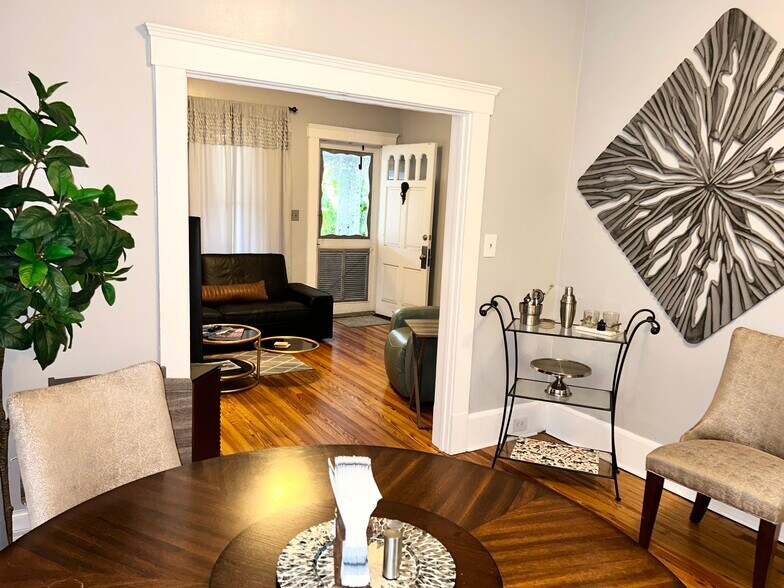 Building Photo - 1039 Riviera St