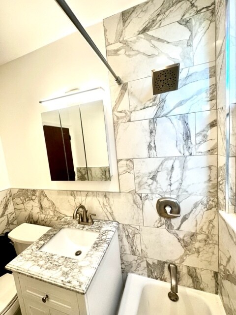 Building Photo - 228 Laurel Ave