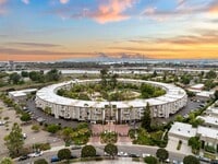 Building Photo - 3050 Rue D’Orleans