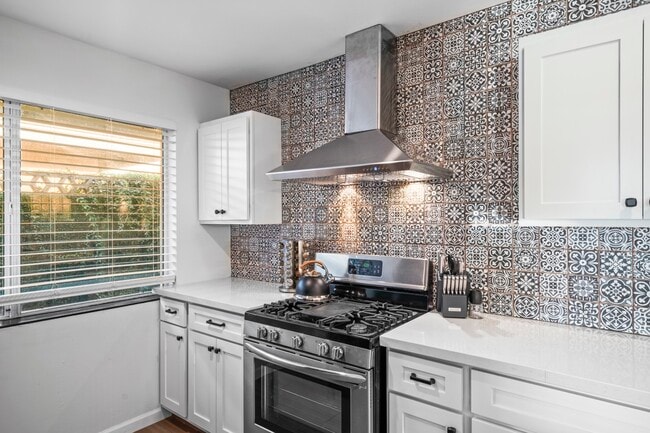 Building Photo - 3207 N 69th Pl