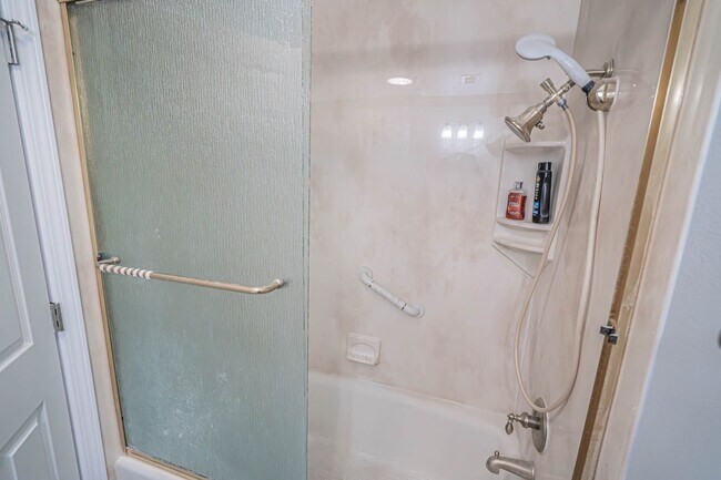 Building Photo - Single Story 3 Bedroom Home for Rent in Si...