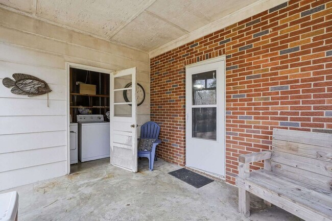 Building Photo - 765 W Martintown Rd