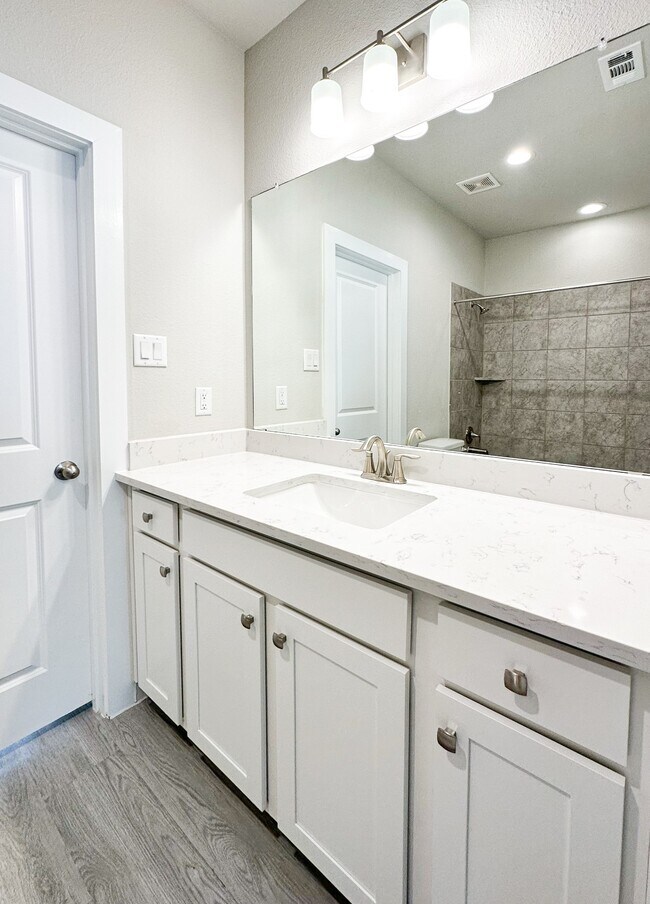 Building Photo - 9007 Lonestar Creekbend Ln