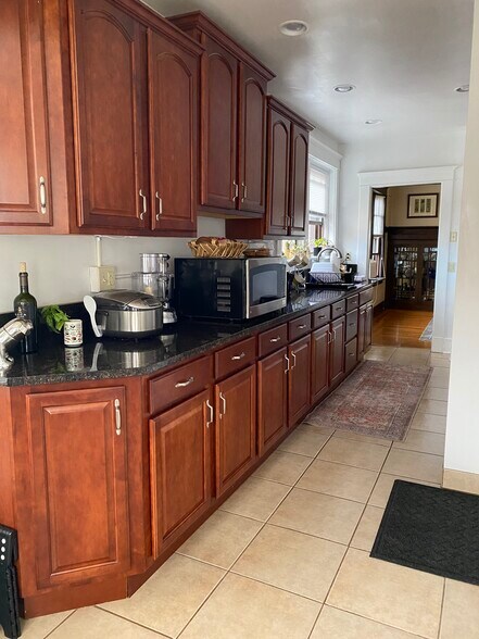 Kitchen - 2924 Espy Ave