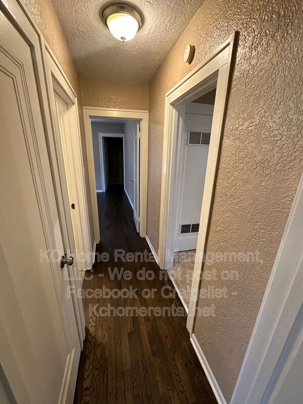 Building Photo - 6838 The Paseo