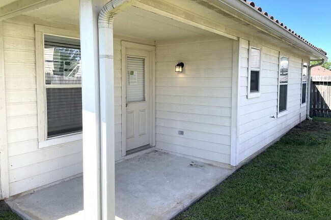 Building Photo - 1506 Imperial Manor Ln