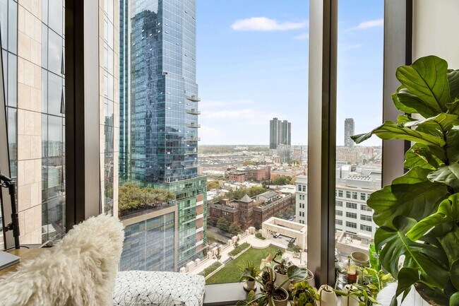 Building Photo - 99 Hudson St