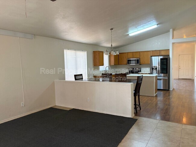 Building Photo - 7816 N 54th Ln