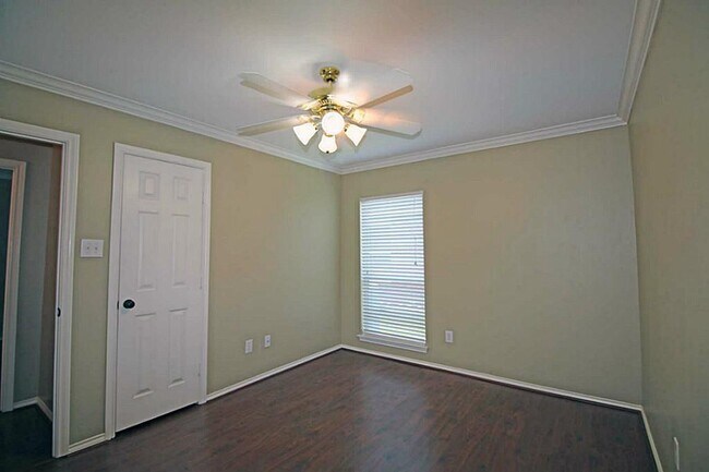 Building Photo - 21922 Golden Cedar Dr