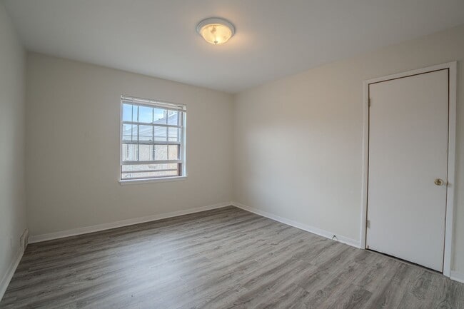 Building Photo - 4204 N Olsen Ave