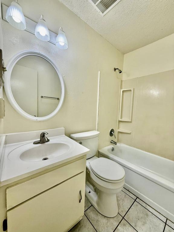 Building Photo - 1624D Newport Place