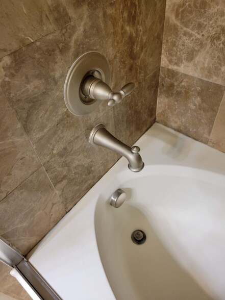 Building Photo - 3301 N Park Dr