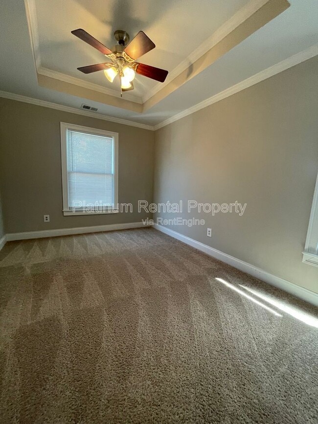 Building Photo - 750 Terry St SE