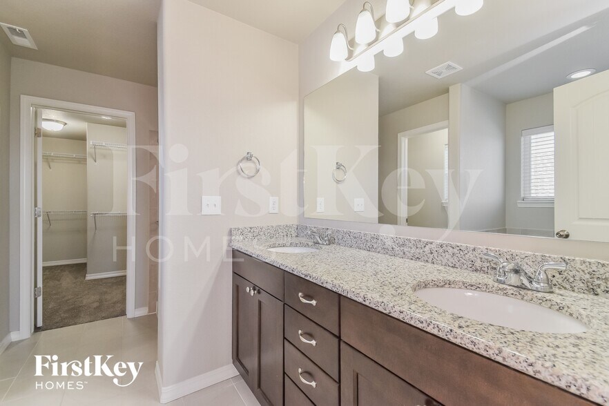 Building Photo - 8288 Kintla Ct