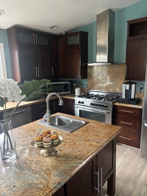 Building Photo - 3845 Madeira Way