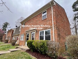 Building Photo - 1923 Vantage Point Pl