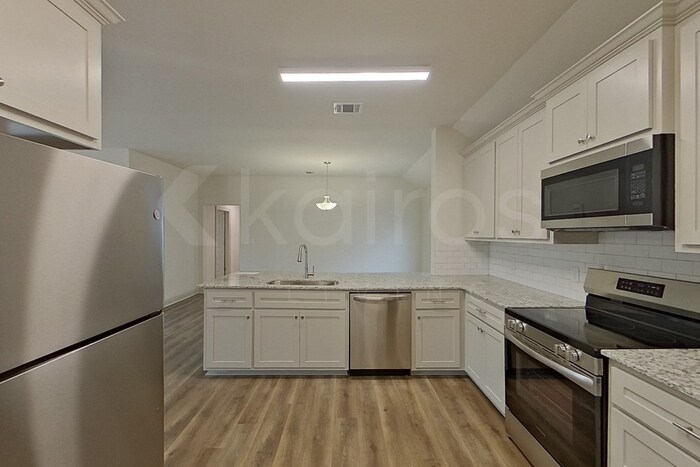 Building Photo - 8134 Hendrick Dr