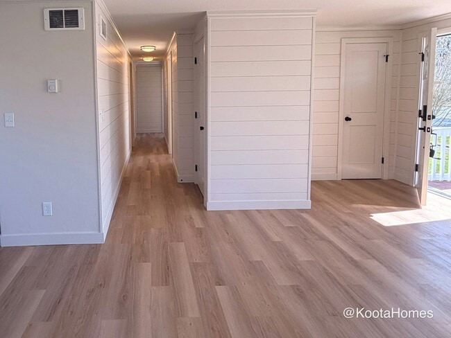 Building Photo - 1215 Skagit St