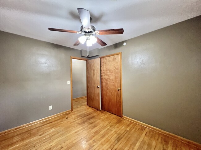 Building Photo - 290 Orchard Dr