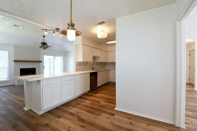 Building Photo - 18811 Pine Trace Ct
