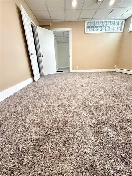 Building Photo - 143 Pidge Ave