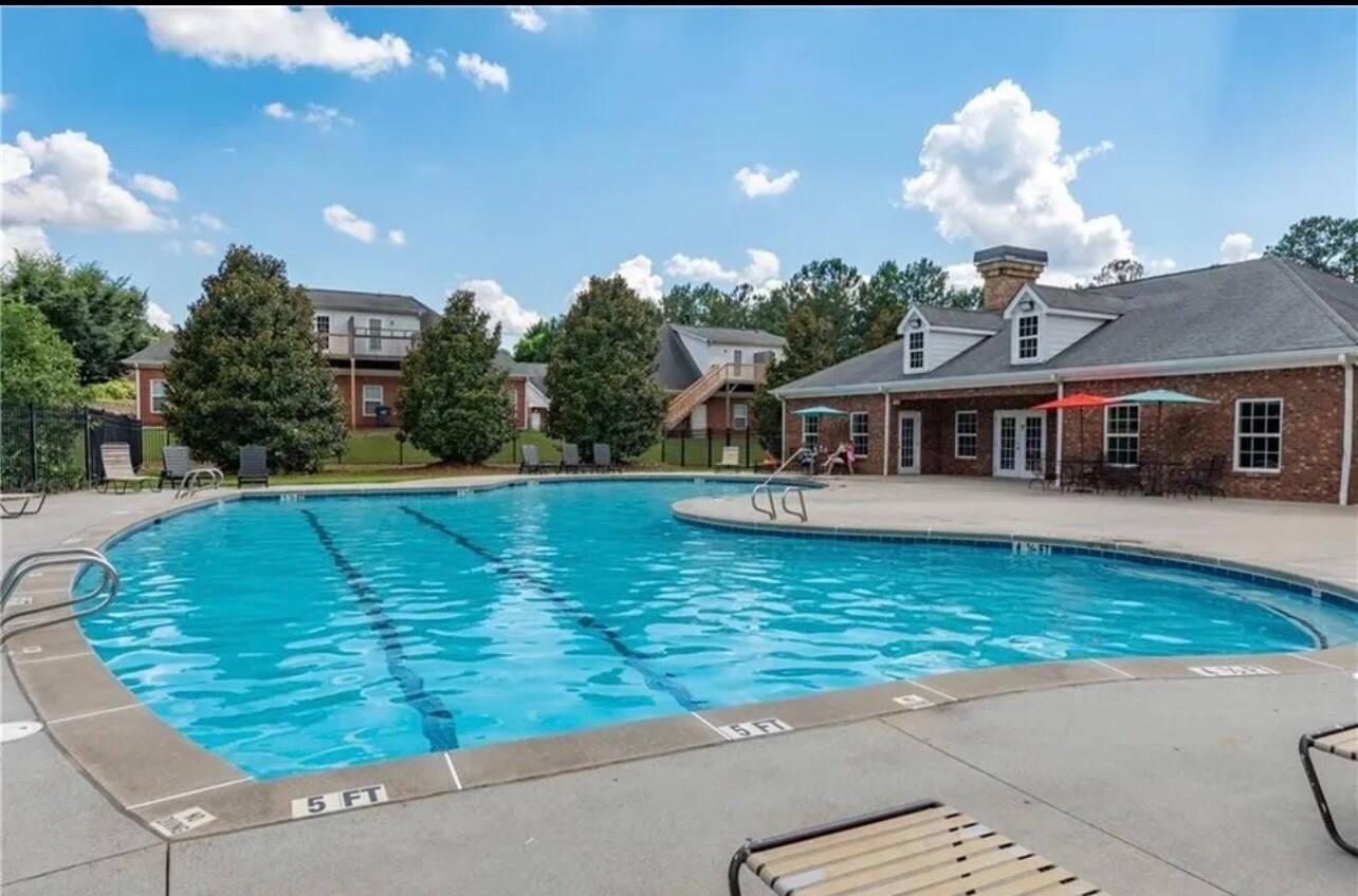 Building Photo - 275 Turtle Creek Dr