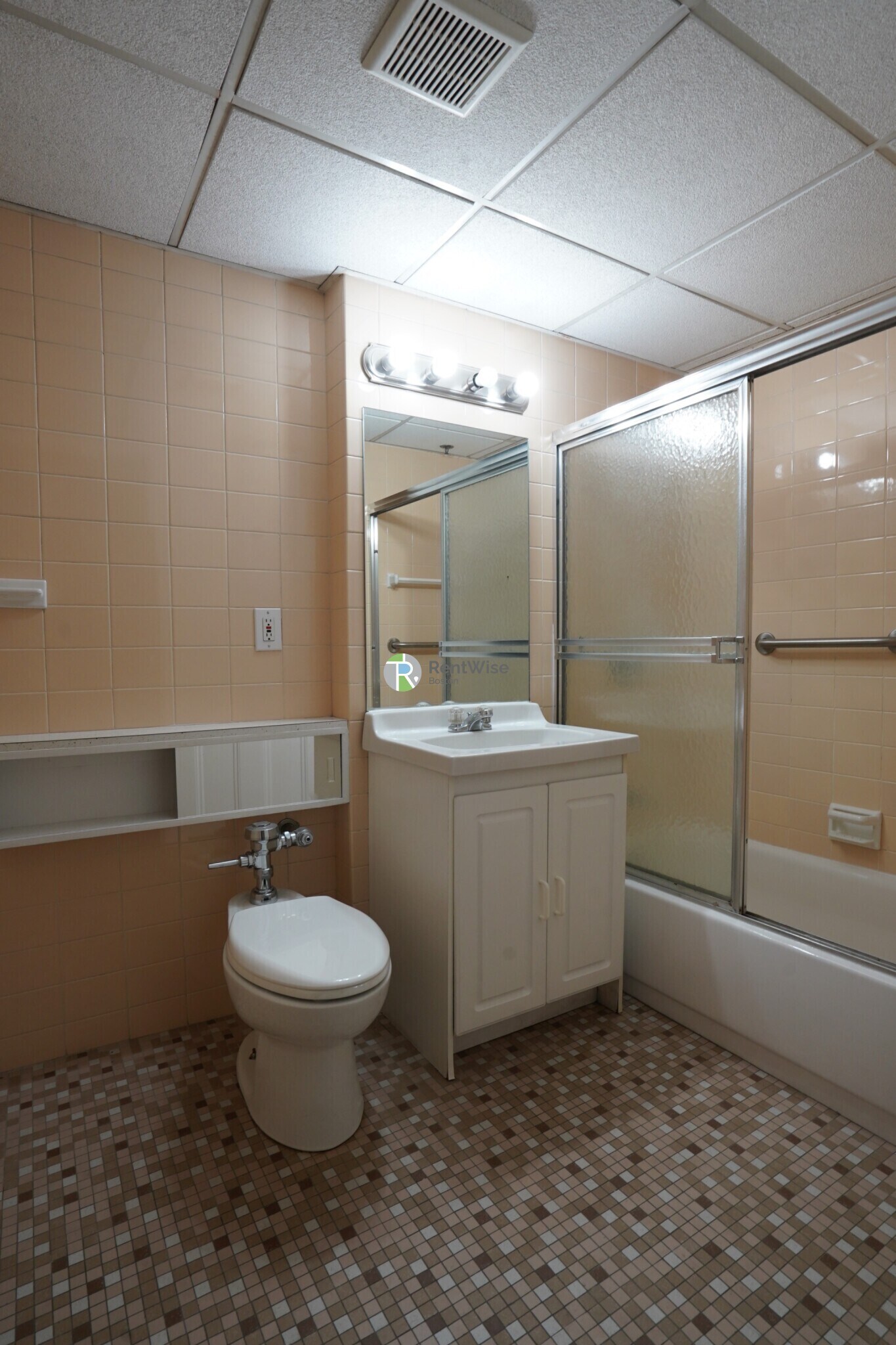 Building Photo - 62 Boylston St