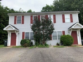 Building Photo - 448 Three Creeks Ct