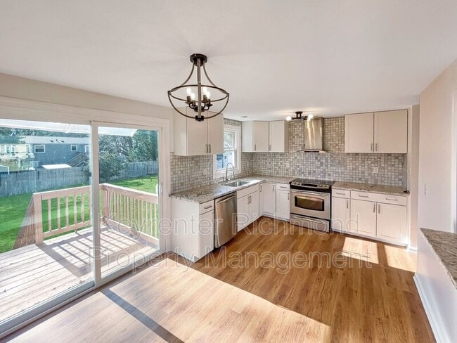 Building Photo - 927 Pleasant St