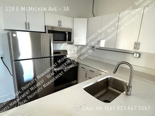 Building Photo - 119 E McMicken Ave