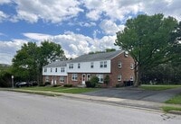 Building Photo - Crestmont Avenue Townhome with Sublevel Su...