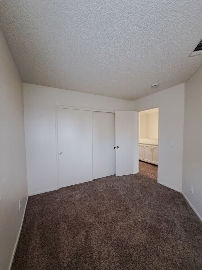 Building Photo - Stunning 2 Story Home with 3BR and a Backyard-Available Now!