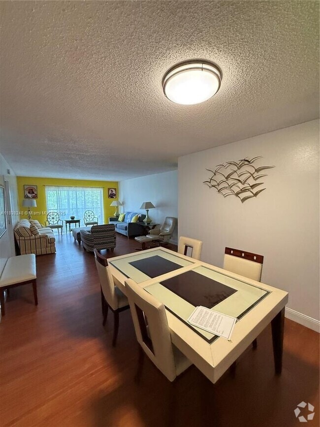 Building Photo - 5961 N Falls Cir Dr