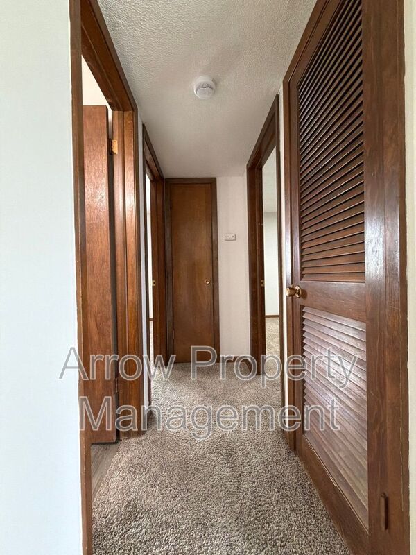 Building Photo - 3831 S 46th St