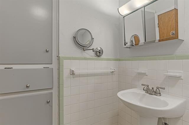 Building Photo - 1912 SE 15th St