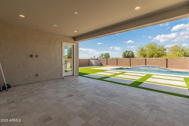 Building Photo - 4236 E Whisper Rock Trl