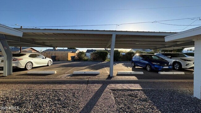 Building Photo - 12847 N 113th Ave