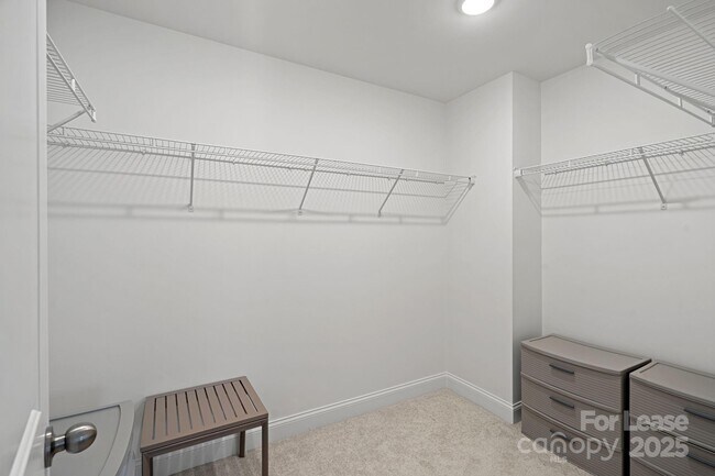Building Photo - 208 Waterlynn Ridge Rd