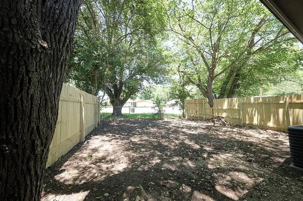 Backyard - 4400 Shallowbrook Trl